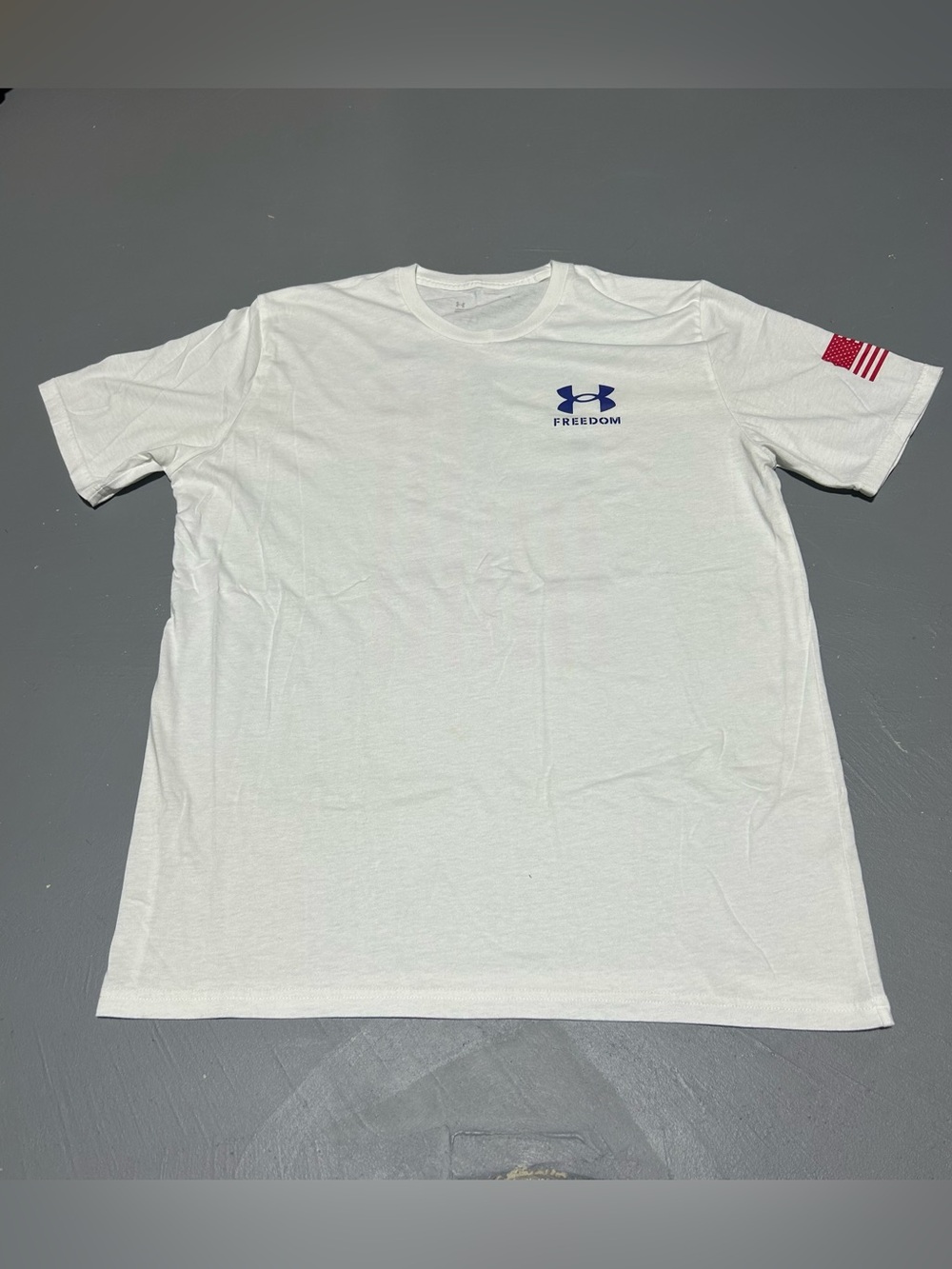 Under Armour Freedom Red White & Blue Short Sleeve Shirt (Women’s Large)